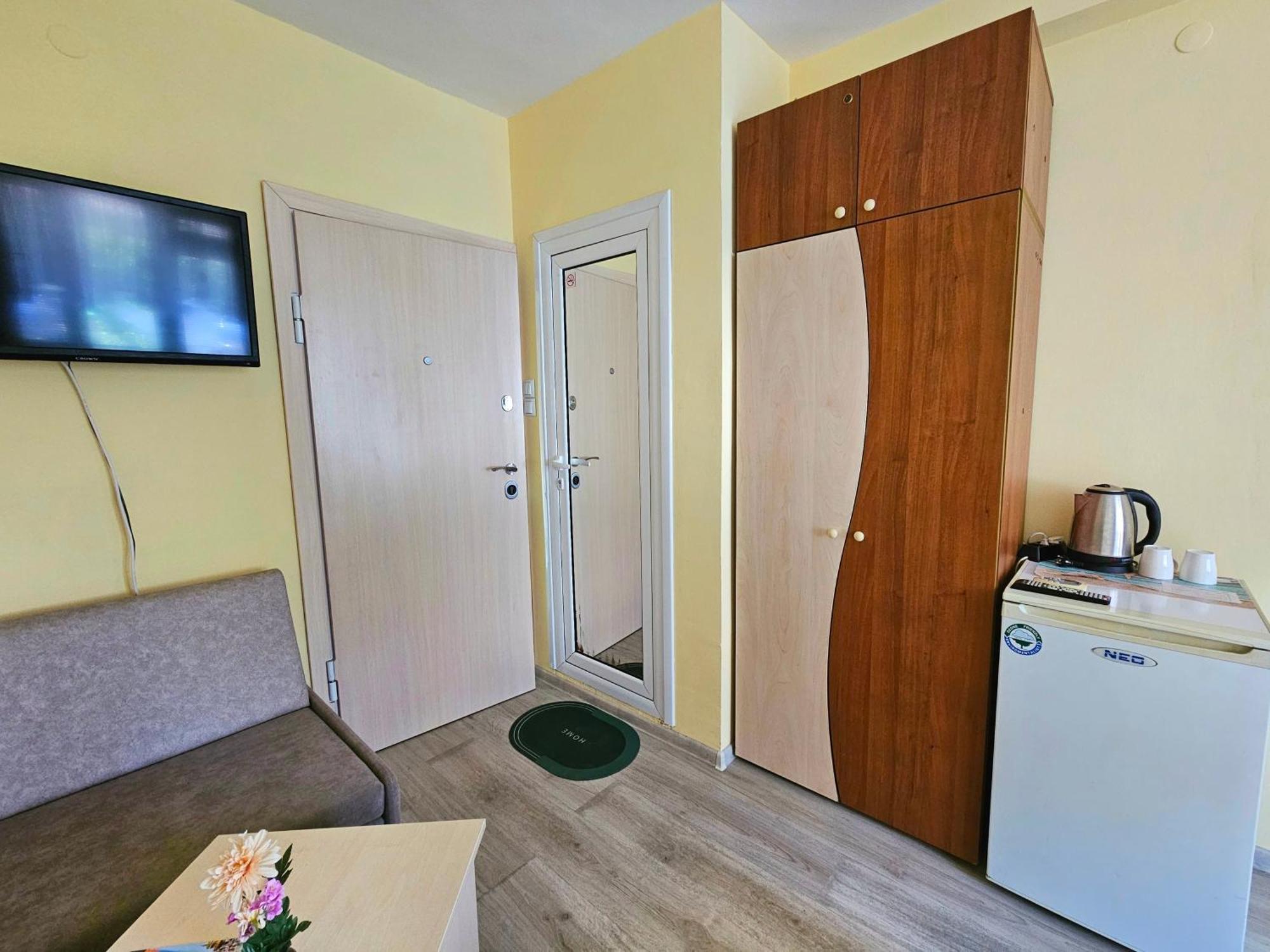 Амбър Апартамент И Стая За Гости Sozopol Exterior foto